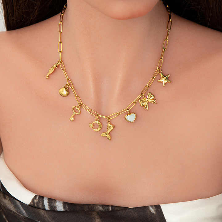 Beaches 8 charms Necklace